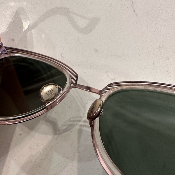 NWOT Dior sunglasses 
MSX85 PINK/WHITE Titanium 51MM
Brand new without case - Picture 5 of 7